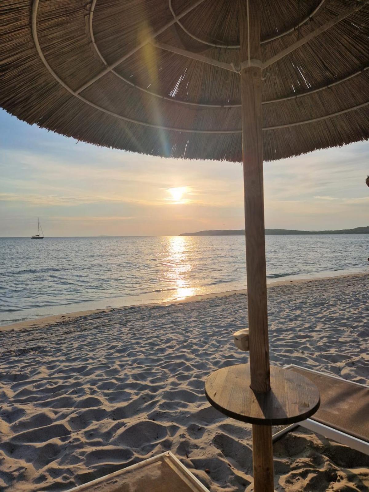 Casa Vacanza Mamaioa SantʼAnna Arresi エクステリア 写真